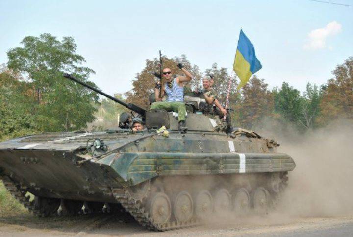Наблюдатели ОБСЕ зафиксировали военную технику в районах, прилегающих к разделительной линии в Донбассе