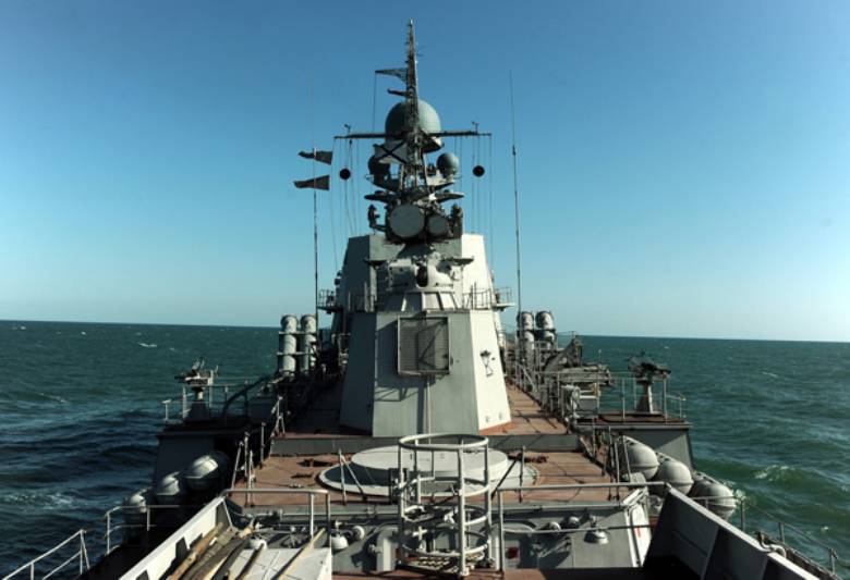 Корабли Каспийской флотилии вышли в море на тактическое учение