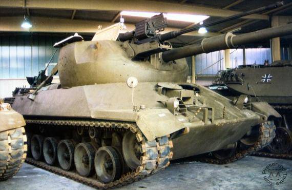 Экспериментальный танк с трехплоскостной стабилизацией башни Erprobungsträger mit 3-achs-stabilisiertem Turm (Германия)