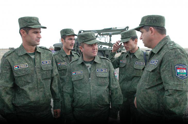 Российские военные начинают подготовку таджикских коллег