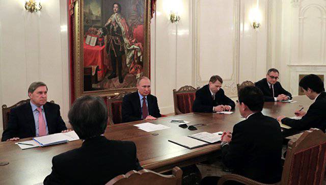 Владимир Путин и глава японского МИД обсудили вопрос мирного договора