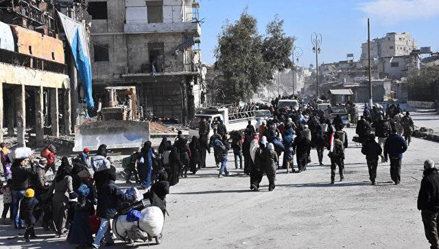 Еще около 18 тыс мирных жителей покинули подконтрольные боевикам кварталы Алеппо