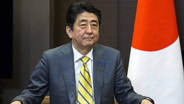 Абэ: Япония готова положить конец спорам с РФ по территориальной проблеме