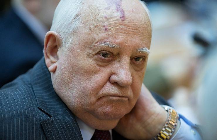 Михаил Горбачев: я отдал власть чтобы избежать кровопролития