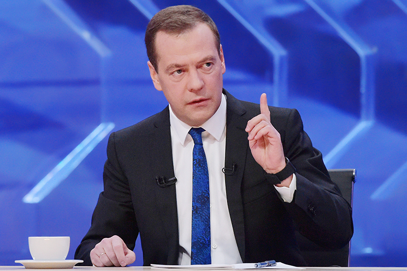 "Деньги есть!" Медведев про Ельцин-центр, пенсии и Трампа