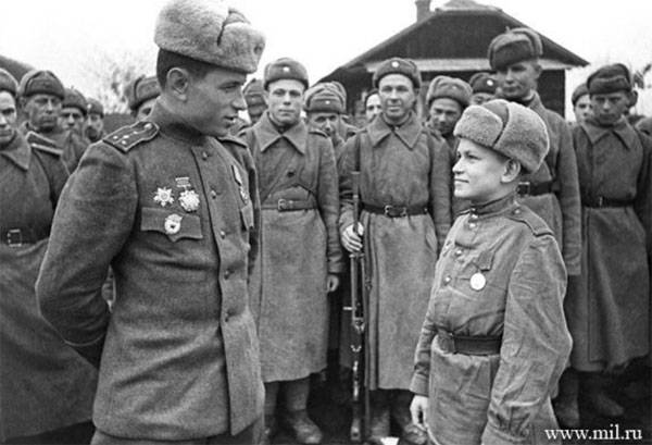 6 января 1943 года были введены погоны для военнослужащих Красной Армии