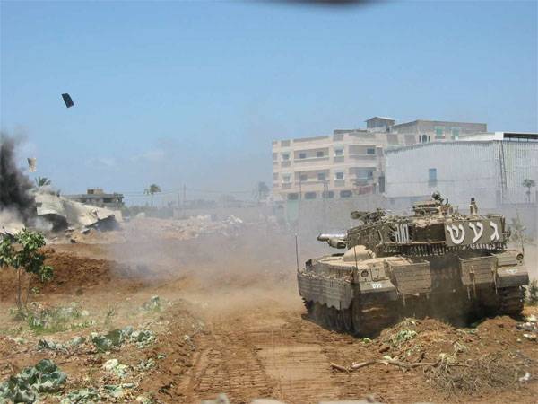 Танк израильской армии обстрелял позиции "ХАМАС" в Газе