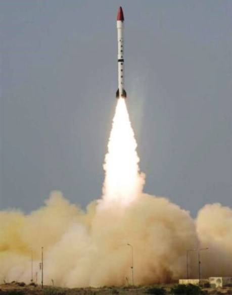 Пакистан провёл первое испытание баллистической ракеты «Ласточка»