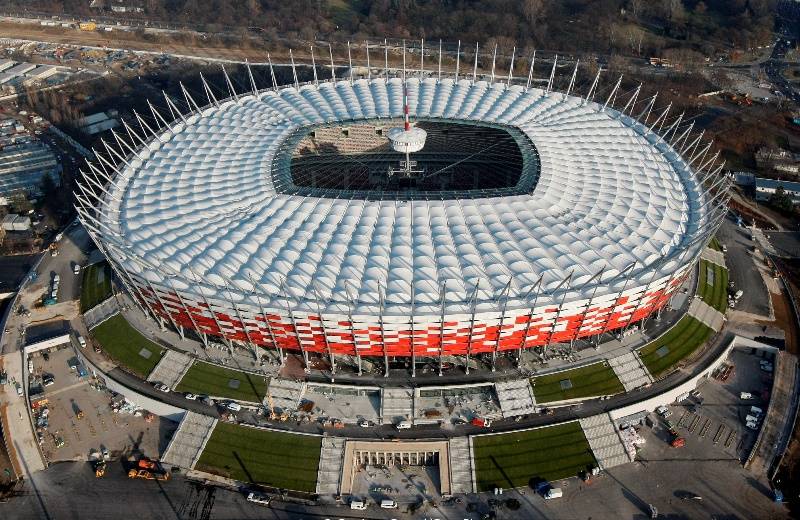 На варшавском стадионе сымитировали войну против России