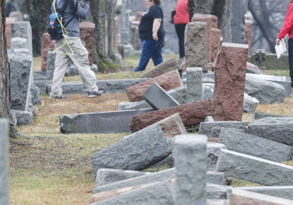 Участившиеся погромы на еврейских кладбищах в США