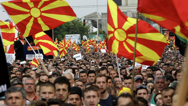 Македония находится на грани войны