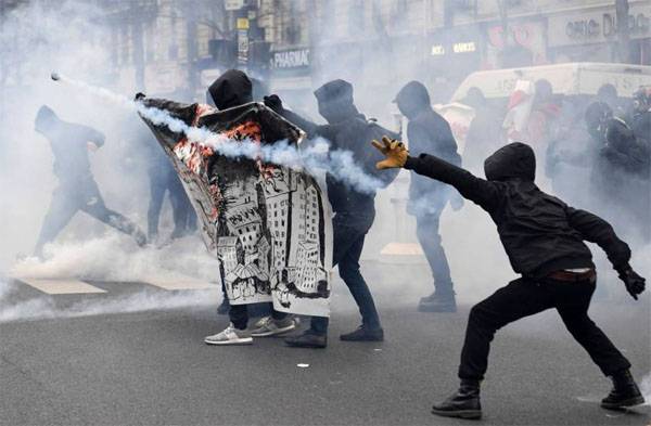 Массовые беспорядки в Париже