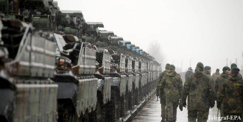 В Эстонию прибыл первый эшелон с боевой техникой НАТО