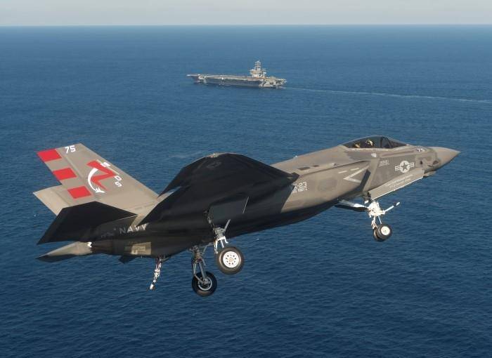 Lockheed Martin пообещал снизить цену на палубный вариант F-35