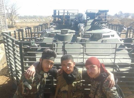 Сирийские БТР-80 с защитными экранами