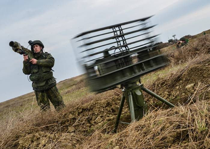 Воинские части в Крыму проходят первую контрольную проверку