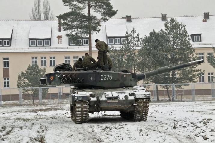 Польша перебрасывает танки Leopard 2A5 на Восток