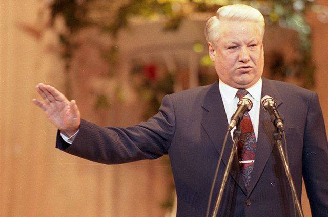 В 1998 году Ельцин отдавал распоряжение о сносе мавзолея Ленина