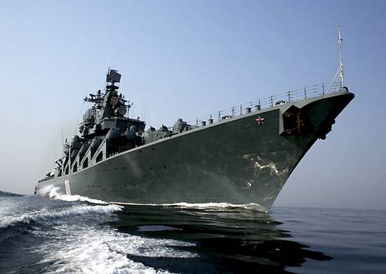 Крейсер «Варяг» прибыл в Камрань