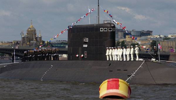 Четвертая  дизельная подводная лодка "Краснодар" осуществляет переход c Балтийского на Черноморский флот