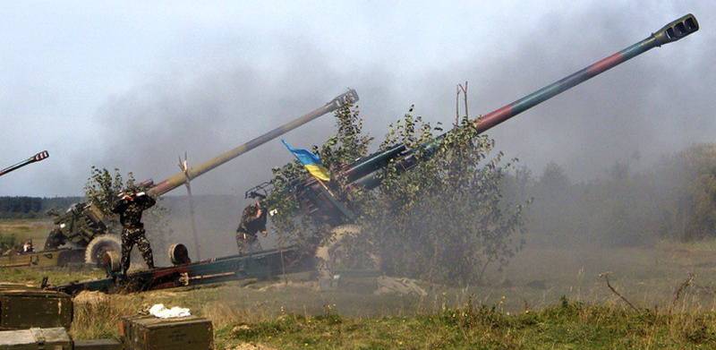 Киев «поздравил» жителей Донбасса артиллерийским обстрелом