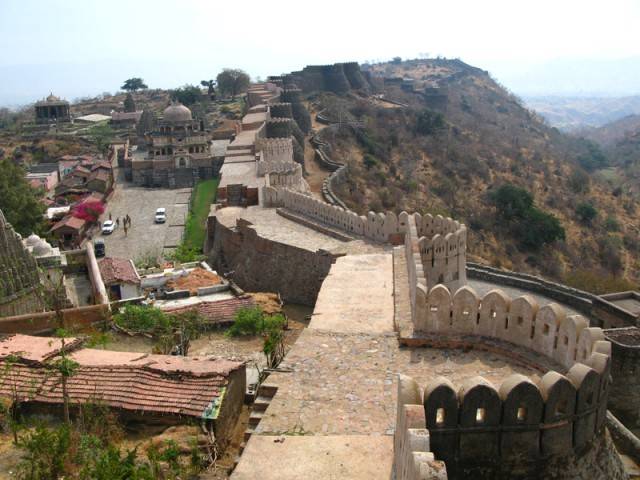 Кумбхалгарх («форт Кумбхал») – «Великая индийская стена»