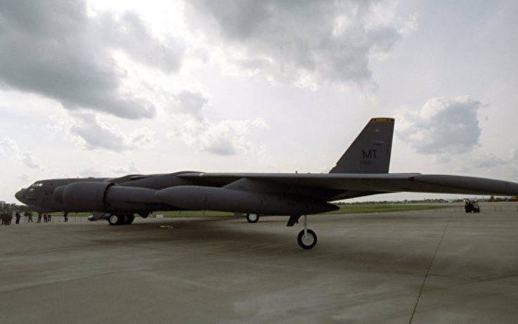 Пентагон перебрасывает на учения в Европу бомбардировщики B-52