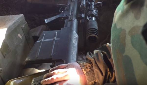 Грозное снайперское оружие мелькнуло на кадрах из блиндажа в ДНР