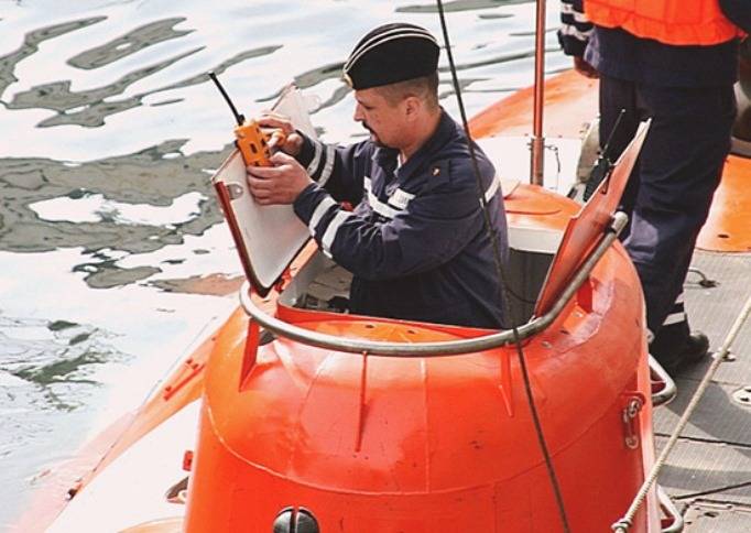 Спасатели ТОФ оказали помощь «аварийной» подлодке с использованием глубоководного батискафа