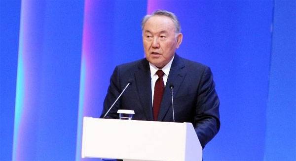 Назарбаев предложил ввести международную валюту