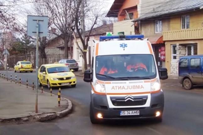 В Румынии упал в пропасть грузовик с военными