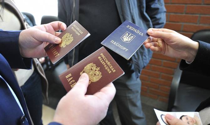 Украинцам могут разрешить публично отречься от своего гражданства перед получением паспорта РФ