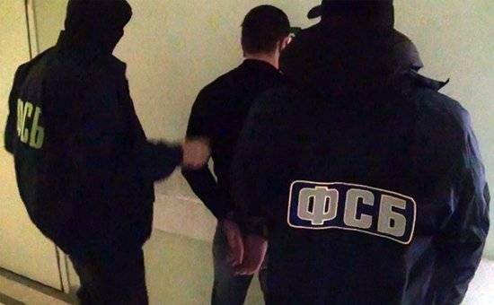 Сотрудники ФСБ задержали группу лиц, подозреваемых в подготовке терактов в Петербурге