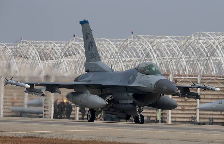 США разместят 12 истребителей F-16 в Южной Корее