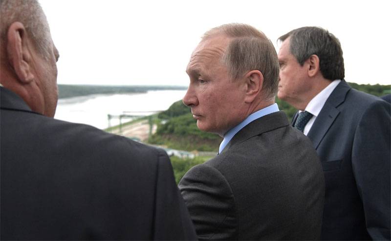 Путин подумает о выдвижении своей кандидатуры на выборах 18-го года