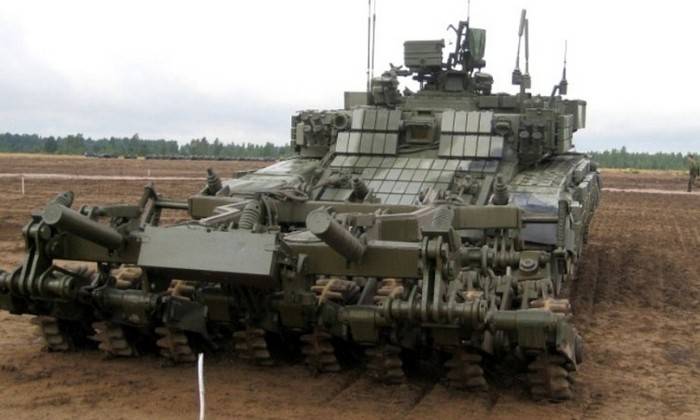Минобороны РФ получило партию новых машин разминирования БМР-3МА и танков Т-72-Б3