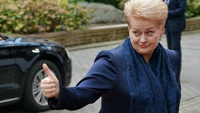 Президента Литвы обвинили в обслуживании интересов США