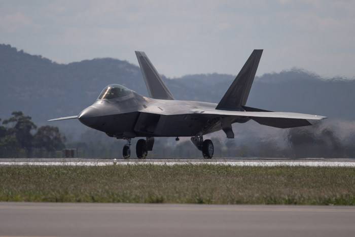 ВВС США модернизируют прототип F-22 до полноценного боевого самолета