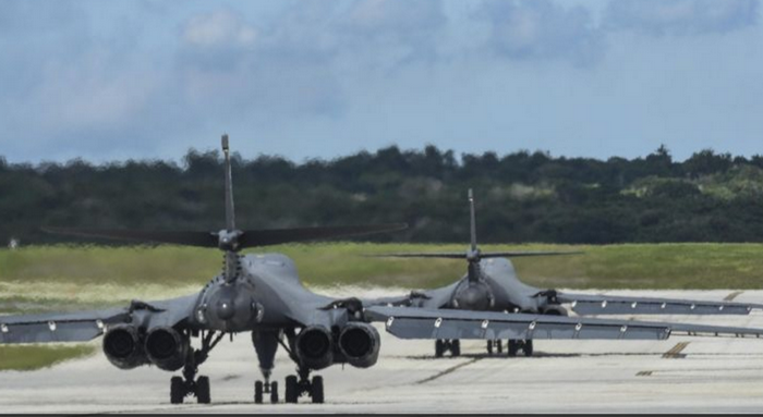 СМИ: бомбардировщики США на Гуаме готовы по приказу выдвинуться к КНДР