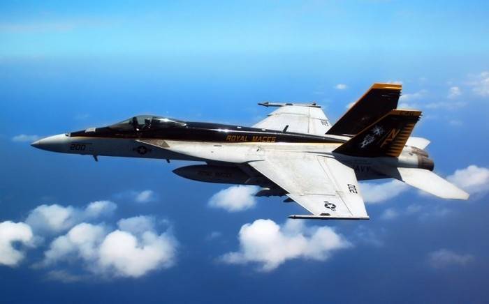 F-18 ВМС США совершил жесткую посадку в аэропорту Бахрейна