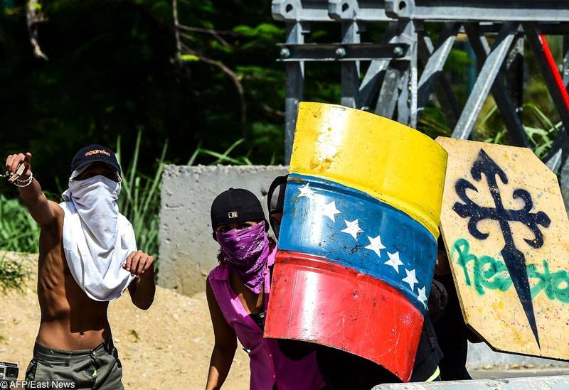 Задержаны 18 вооружённых нападавших на военную базу в Венесуэле