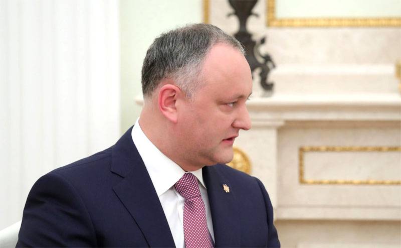 Додон: Молдова не вступит ни в НАТО, ни в другой военный блок