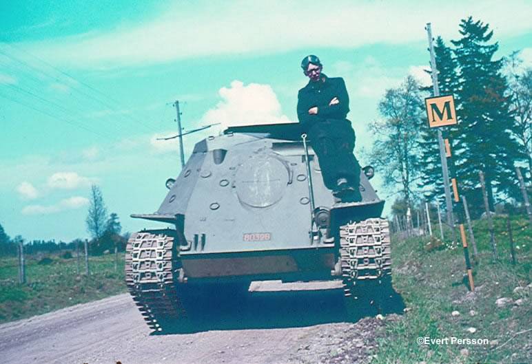 Самоходные артиллерийские установки Infanterikanonvagn 102 и Infanterikanonvagn 103 (Швеция)