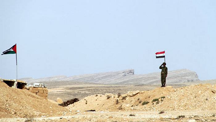 Боевики ИГ* начали сдаваться "Хезболле" на границе Сирии и Ливана