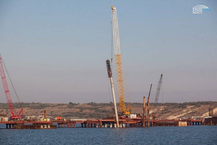СМИ: Строительство Крымского моста указывает на "агрессию" России