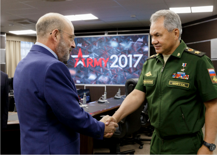 Министр обороны России провел встречу с главой военного ведомства Ливана