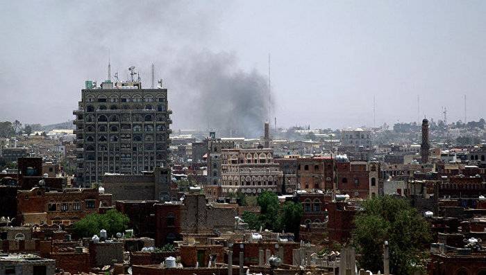 Коалиция нанесла авиаудары по столице Йемена, погибли 14 человек