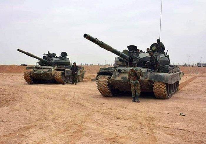 Сирийская армия перешла в наступление на окруженный боевиками ИГ Дейр-эз-Зор
