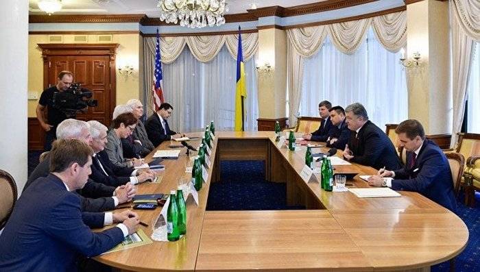Порошенко опять призвал США увеличить финансирование Украины в сфере обороны