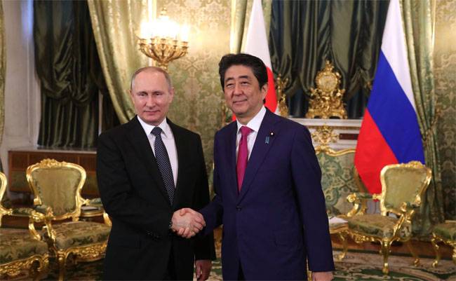 Японский премьер: Владимир, нам нужно вместе подписать мирный договор